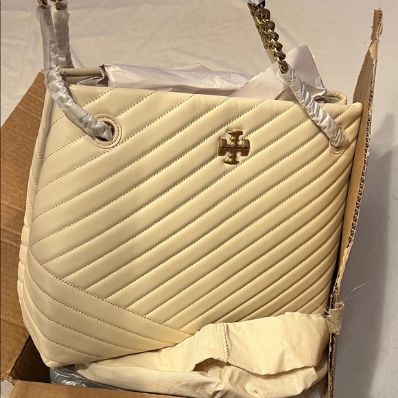 Tory Burch Handbags - Tory Burch Cream Quilted Shoulder Bag NWT
